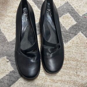 New no box Clark’s Artisan black leather shoes size 10N